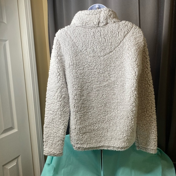 Lights off medium Sherpa fuzzy fleece sweater - Picture 2 of 3